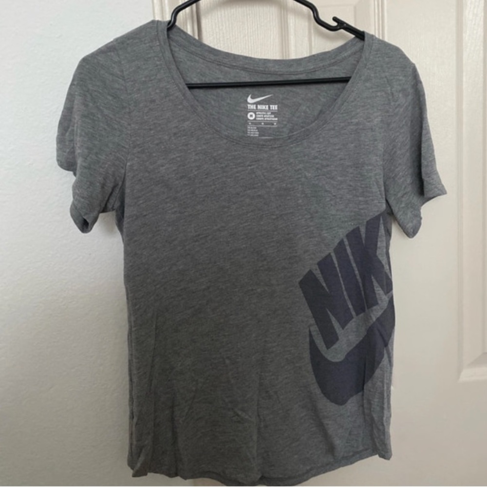 Nike Women's Gray T-Shirt Athletic Cut